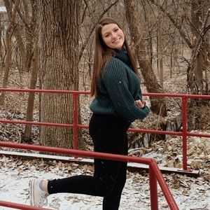 Meet your Posher, Claire